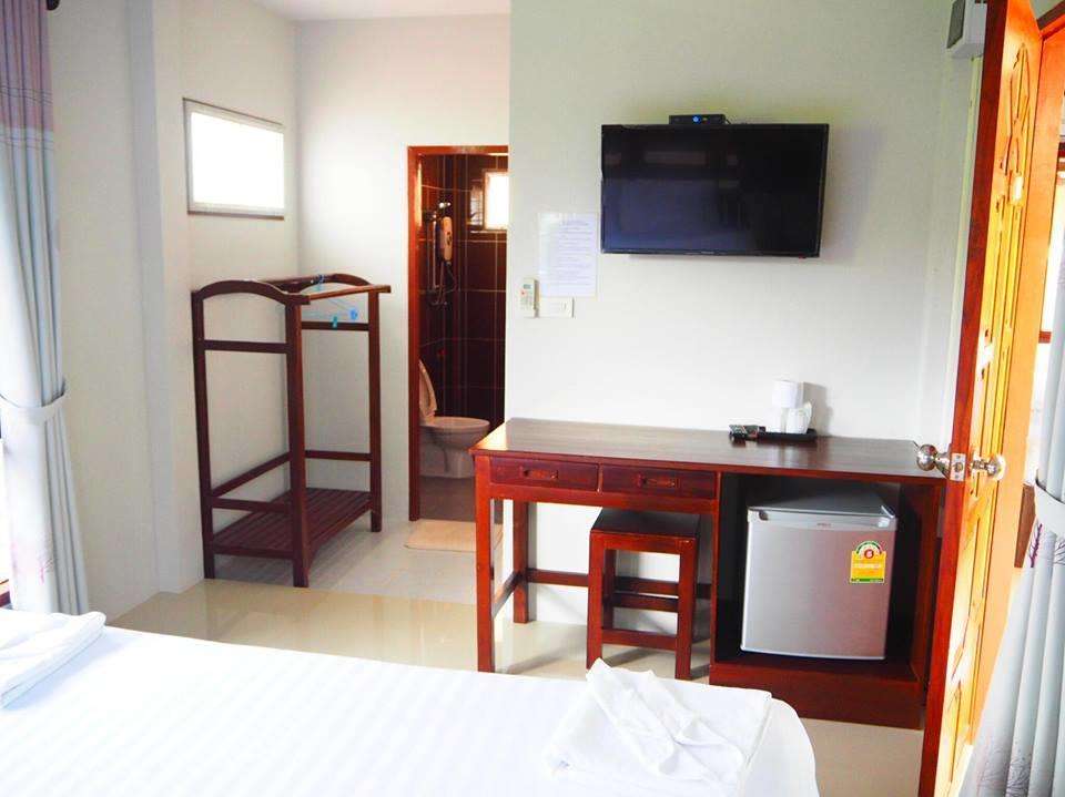 Bansuansiriwat Hotel Ban Tak Exterior foto