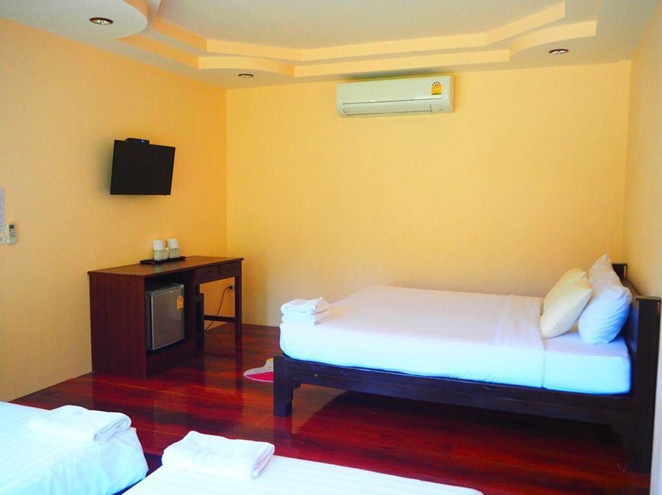 Bansuansiriwat Hotel Ban Tak Exterior foto